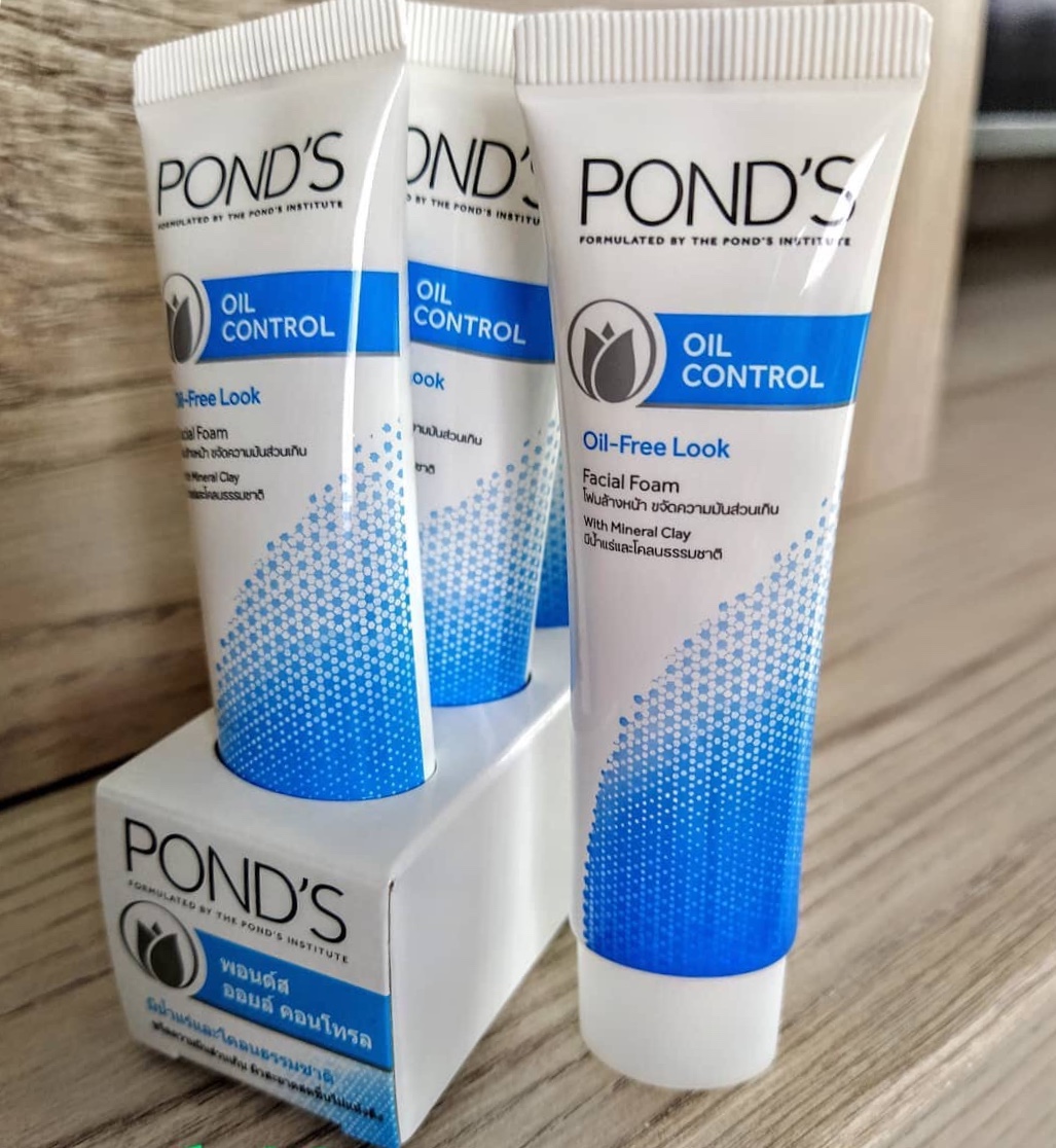 Натуральная матирующая пенка для умывания из Тайланда оил контрол для жирной кожи Pond’s Oil Control Oil-free Look Facial Foam купить в Москве и Московской области.